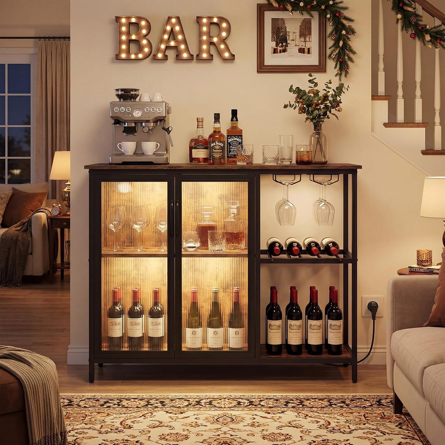 Meuble bar a vin avec eclairage LED et prise integree, casier bouteilles et porte-verres, style industriel pour cuisine ou salon